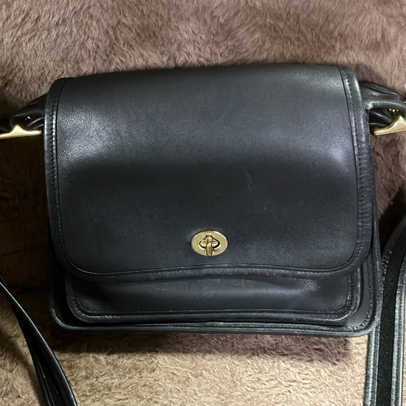 Coach Handbags - Vintage Coach Leather Rambler Bag F040 9061
